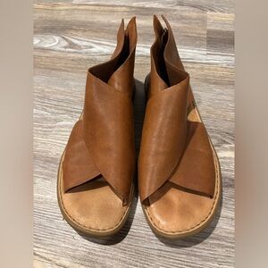 Born Iwa Leather Sandal 8